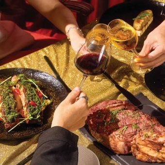 mad-eve-bua-toi-giao-thua-dac-biet